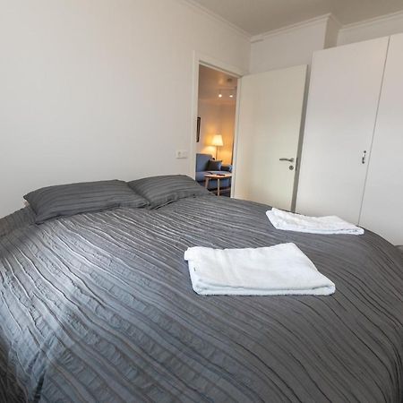 Central Apartment With Two Bedrooms And Balcony- Strandgata 9 อาคูเรย์รี ภายนอก รูปภาพ